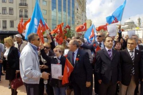 Taksim'deki kutlamalarda gerginlik 