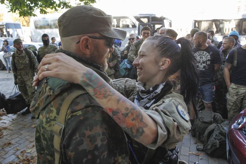 Gönüllü Azov taburu Doğu Ukrayna'dan döndü