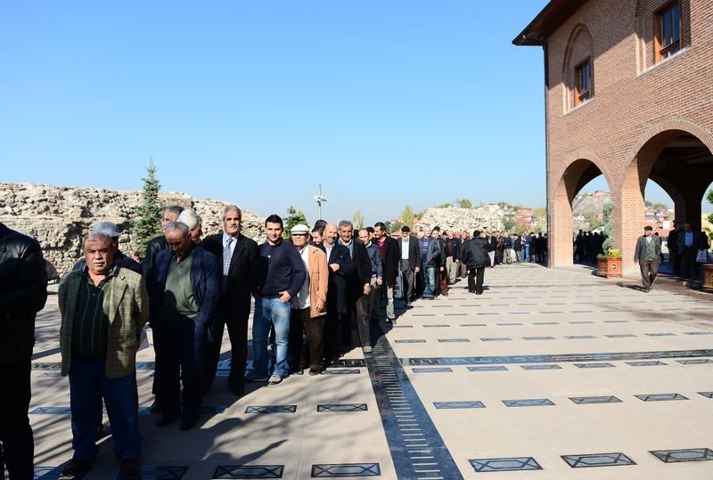 Cumhurbaşkanı Erdoğan'dan Mehmetçiğe aşure