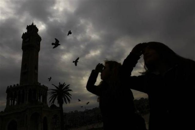 Dünyadan Güneş tutulması manzaraları