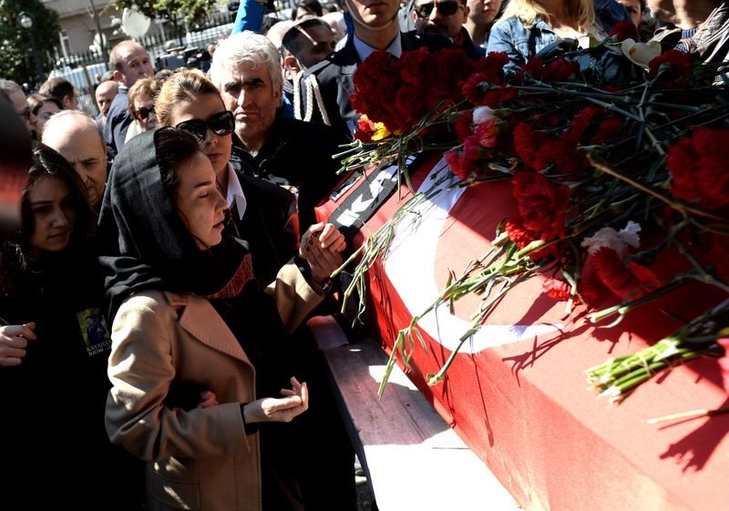 Kayahan son yolculuğuna uğurlandı