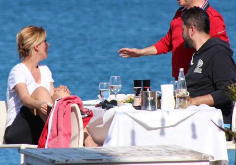 Gülben Ergen paçaları sıvadı