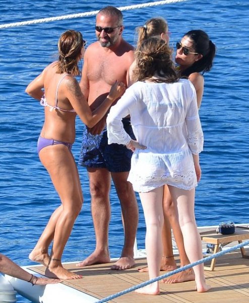 Pınar Altuğ yaz sezonu açtı