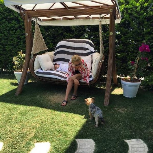 Ünlü sunucu Ece Erken boşanıyor