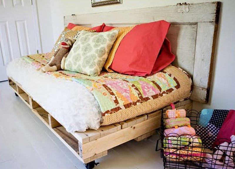 Salon dekorasyonunda palet modası