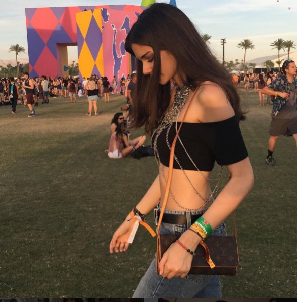 Defne Samyeli'nin kızı Deren Talu okulu bıraktı 