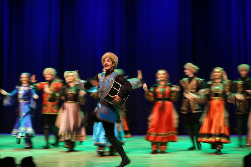 Lezginka Bursalıları coşturdu