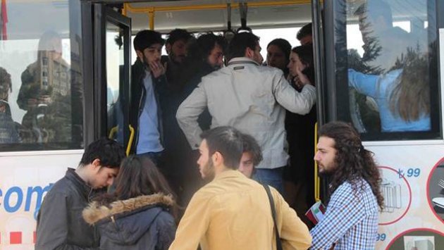 ODTÜ öğrencileri otobüsten inmeme eylemi yaptı