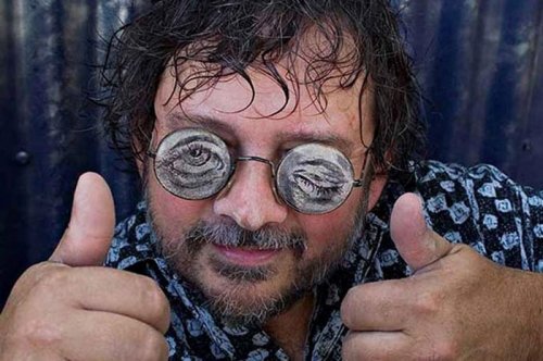 Kirli araba camları ile sanat 