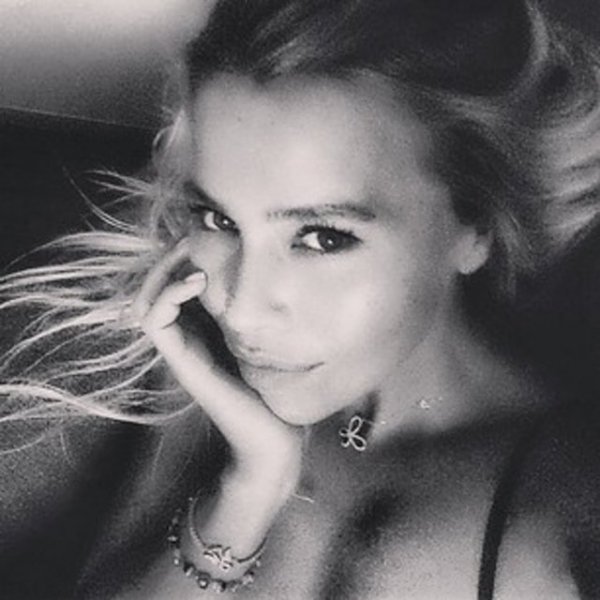 Ümit Erdim sevgilisiyle el ele