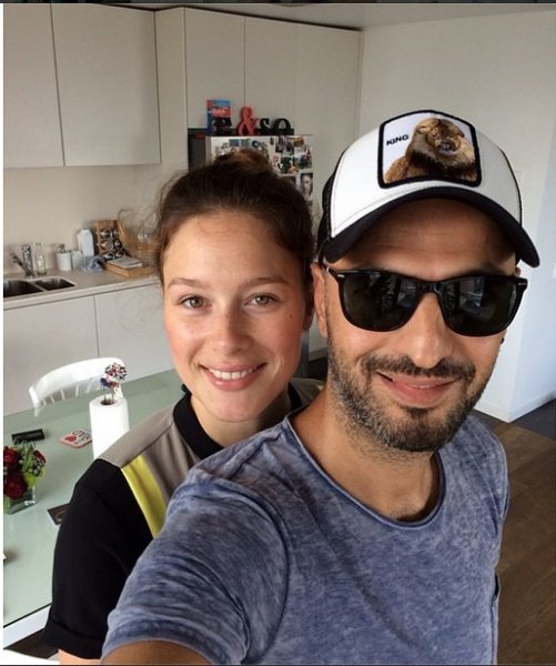 Soner Sarıkabadayı'ya Hollandalı sevgili