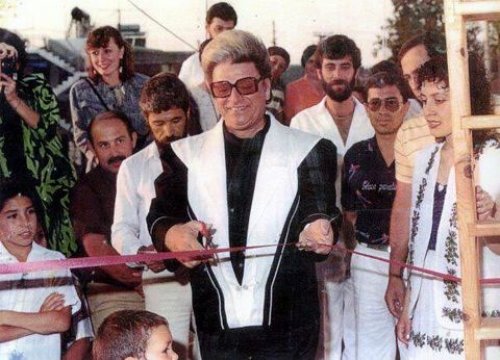 Bülent Ersoy ve Zeki Müren dudak dudağa