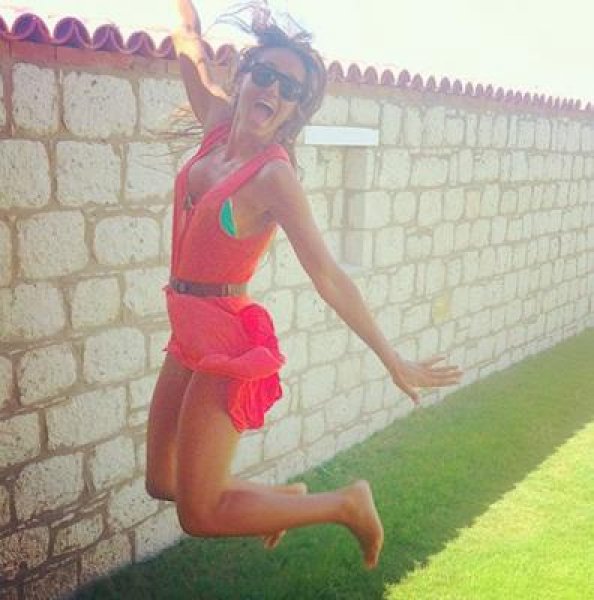 Sosyetik güzel Eda Taşpınar'dan kontrol bakışı