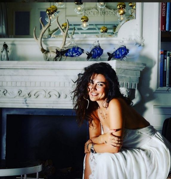 Selen Görgüzel'den Hamdi Alkan'a romantık mesaj