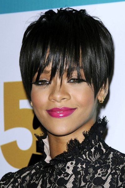 Rihanna'dan renkli saç modelleri 