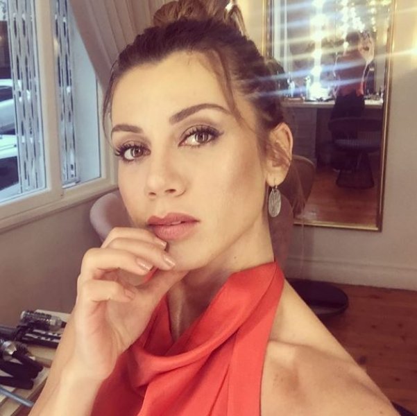 Gökçe Bahadır'ın kitesurf keyfi 