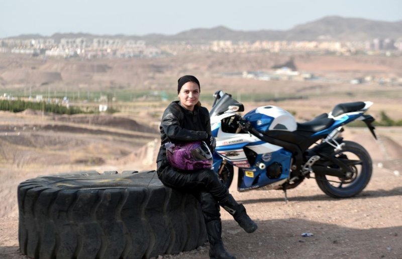 İranlı kadın motosikletçi yasakların kalkmasını istiyor