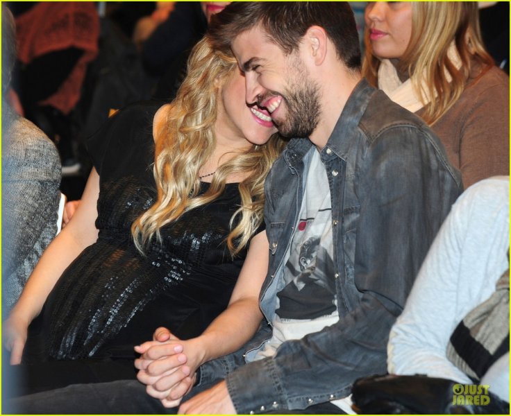 Shakira oğlu Milan'a İspanyolca öğretiyor