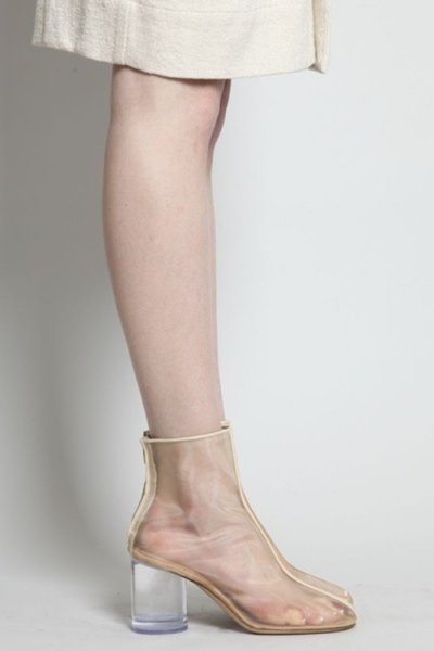 Modayı ayaklarınızla yakalamanızı sağlayacak trend: Şeffaf ayakkabılar