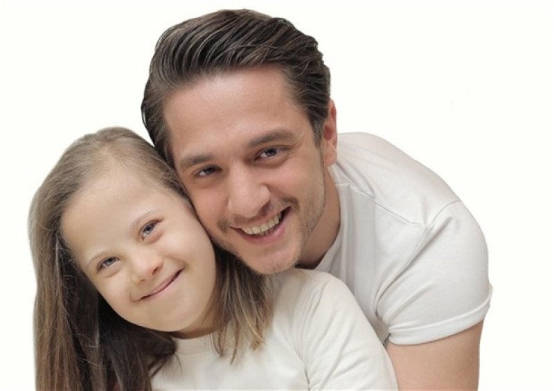 Ünlüler down sendromlu çocuklar için objetif karşısına geçti