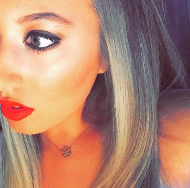 Yasmin Erbil'in Instagram fotoğrafları 