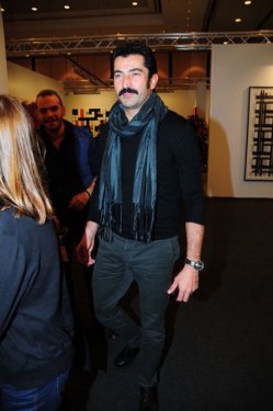 Berrak Tüzünataç ve Kenan İmirzalıoğlu Marmaris'te tatilde