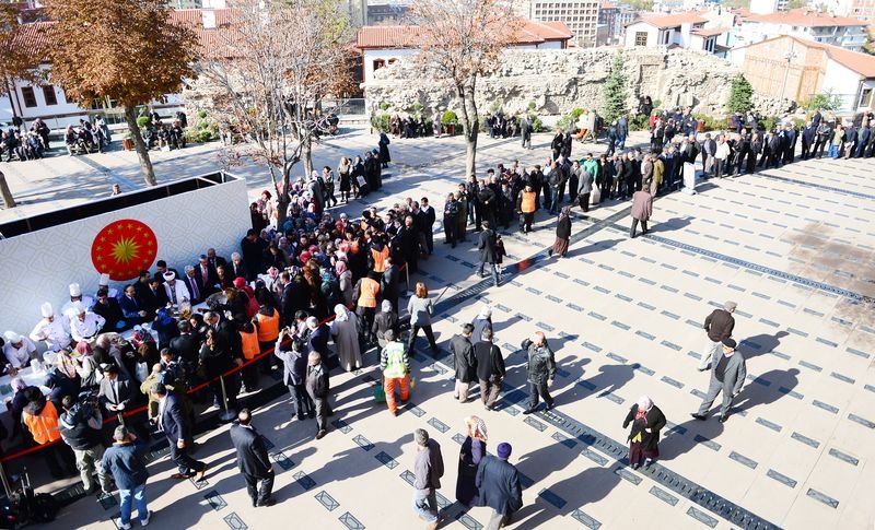 Cumhurbaşkanı Erdoğan'dan Mehmetçiğe aşure