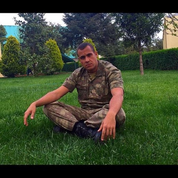 Ünlülerin objektifinden 4 Mayıs Instagram paylaşımları 