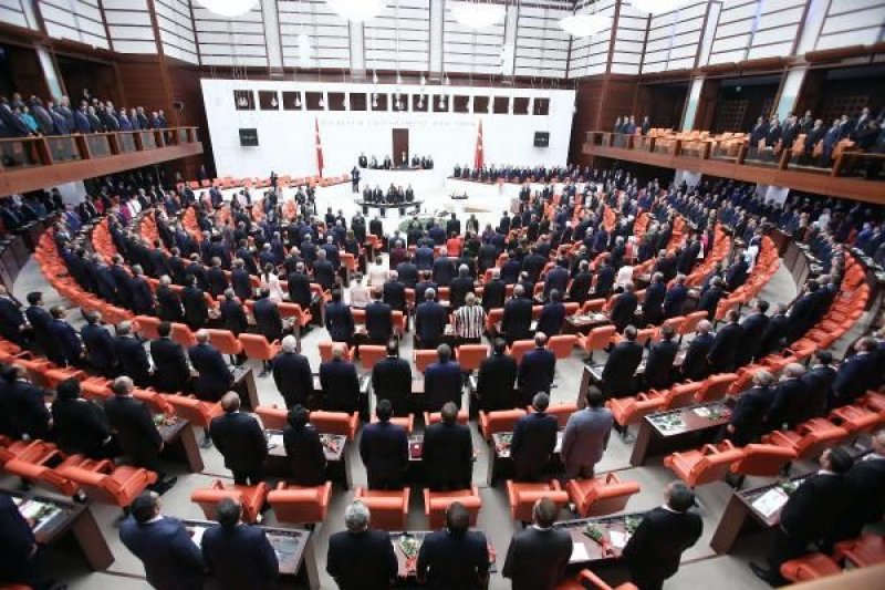 Meclis'te yemin töreni