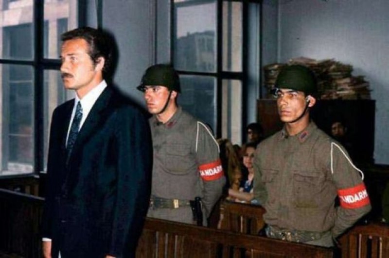 Bir dönem hapis yatan ünlüler