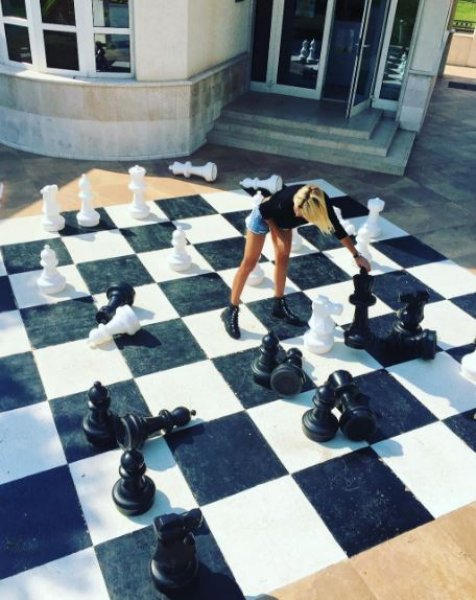 Ece Erken villasını satışa çıkardı