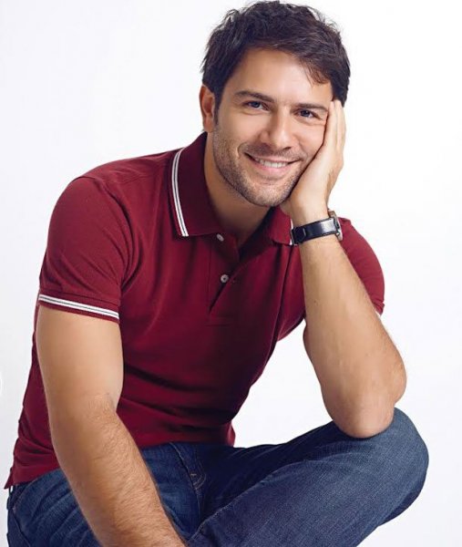 Yabancı dil bilen ünlü isimler 