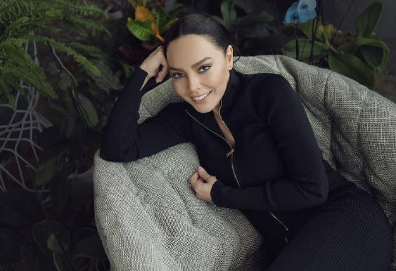 Ebru Gündeş'in 15 kiloluk tulumu