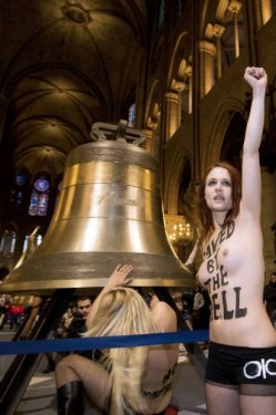 Femen Papa´nın istifasını kutladı