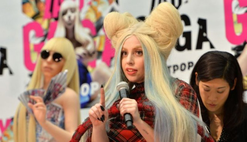 Lady Gaga hamama gitmek istiyor