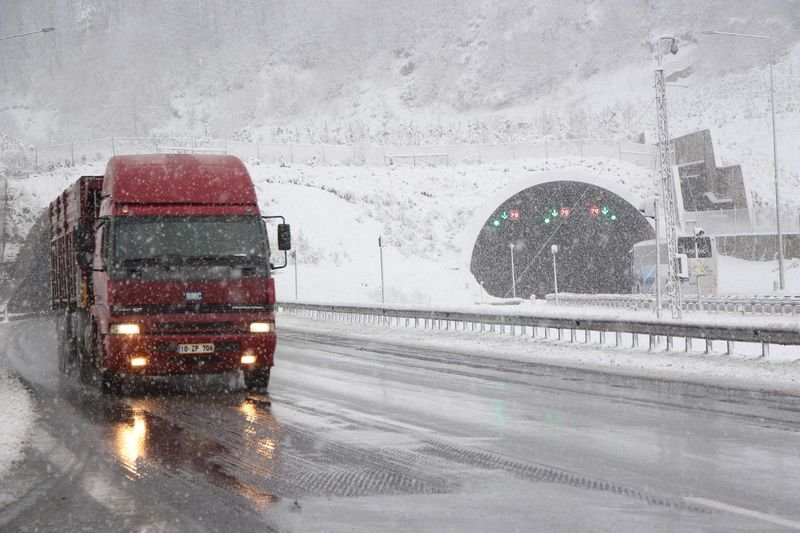 Bazı illerde kar yağışı etkili oldu
