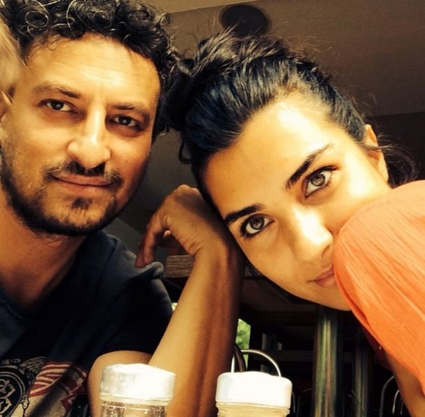 Güzel oyuncu Tuba Büyüküstün'ün takipçileri artıyor 