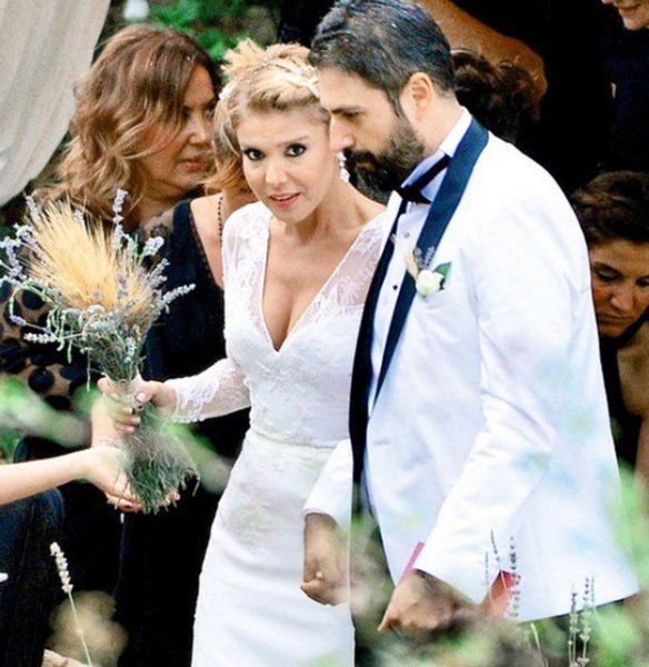 Gülben Ergen minibüse bindi