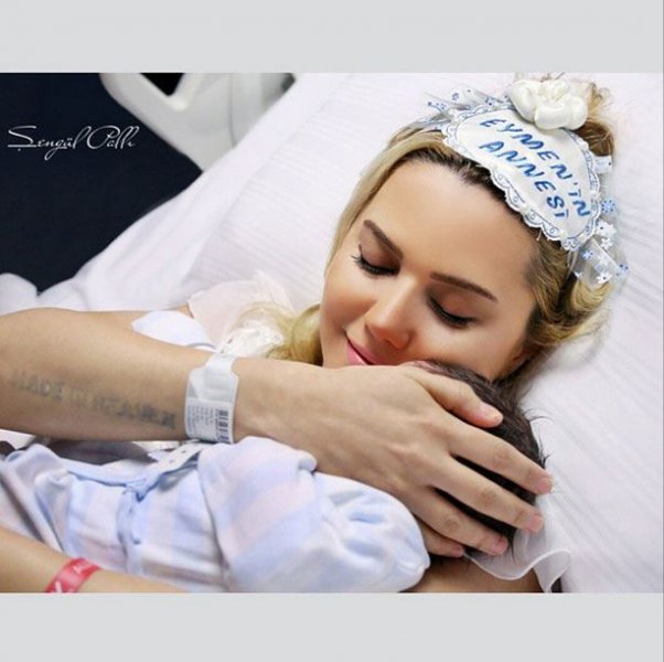 Ünlü sunucu Ece Erken boşanıyor