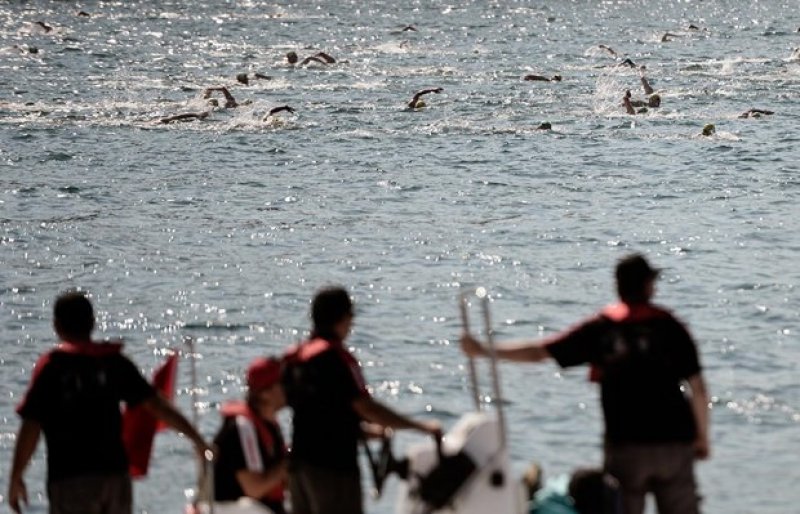 İstanbul Boğazı'nda yüzme şöleni