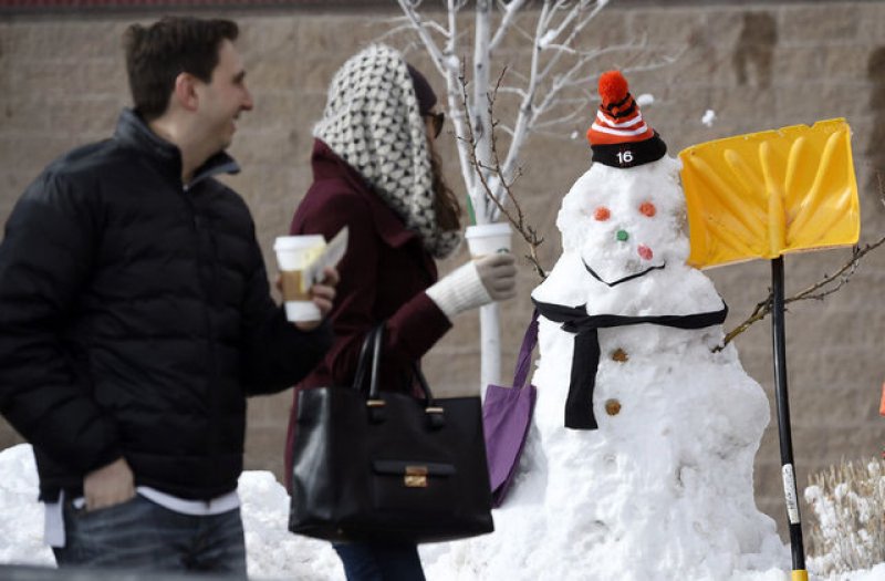 Kardan yapılan ilginç heykeller 