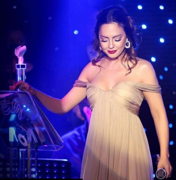 Ebru Gündeş'in 15 kiloluk tulumu