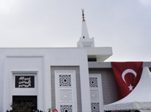 Kadın mimarın 10 yılda yaptığı cami görenleri mest etti