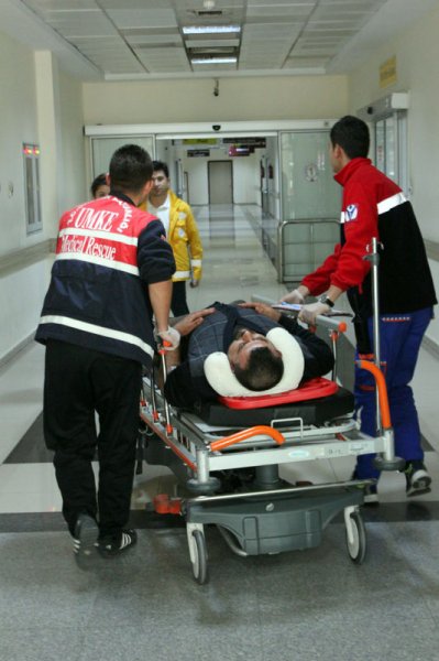 Kurban keserken yaralananlar hastaneye akın etti