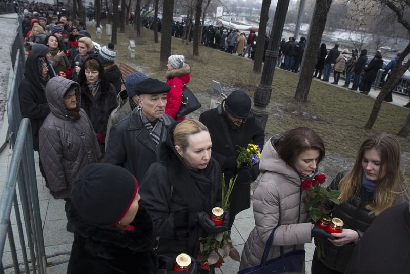 Muhalif lider Nemtsov'a veda 