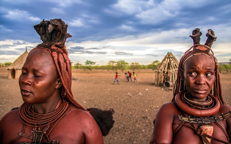 Afrika kabilelerinden renkli aksesuarlar