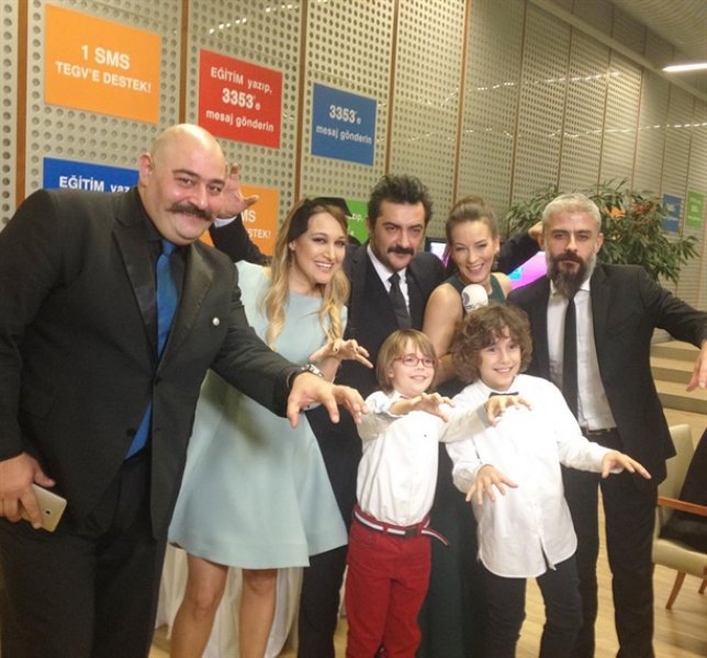 Ünlüler çocuklar için bir araya geldi