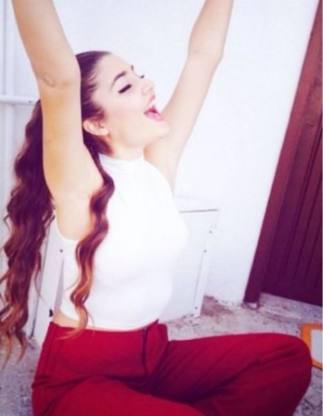 Hande Erçel'in Tayland tatili