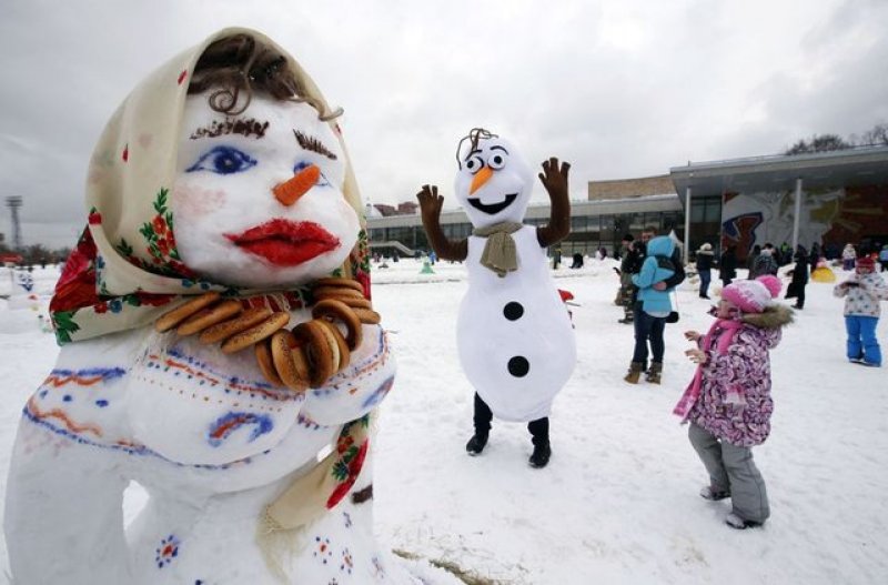 Kardan yapılan ilginç heykeller 