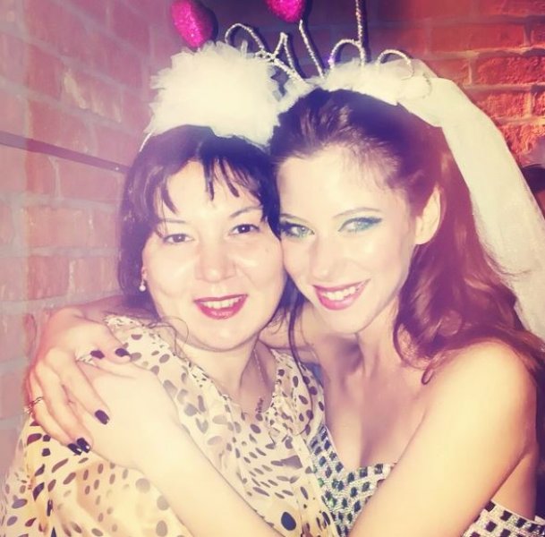 Güzel oyuncu İpek Usta doğum için gün sayıyor